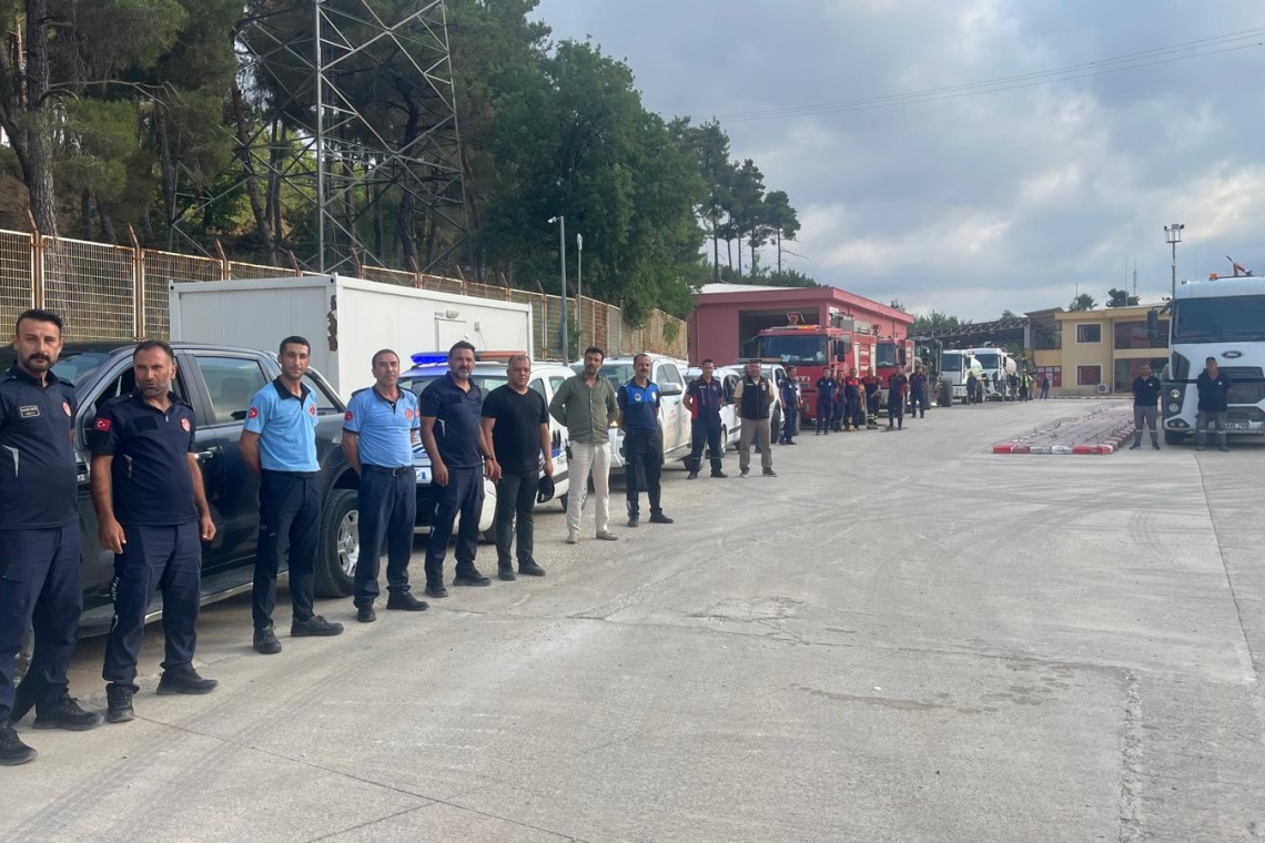 SURİYE’DEKİ YANGINDA HATAY BÜYÜKŞEHİR BELEDİYE DESTEĞİ 