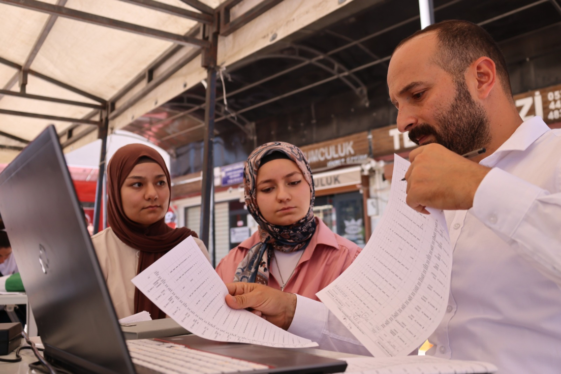 ÖĞRENCİLERE TERCİH DÖNEMİNDE HBB’DEN DESTEK