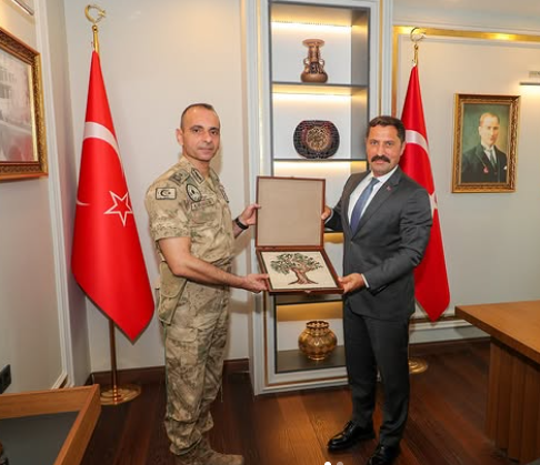Tuğgeneral Karakulak'tan Vali Masatlı'ya Veda Ziyareti