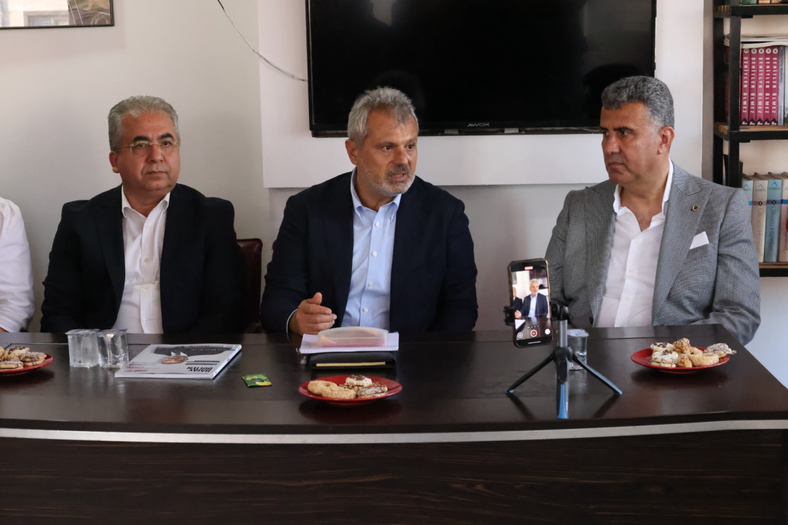 BAŞKAN ÖNTÜRK: MEMLEKET ÇALIŞARAK AYAĞA KALKAR
