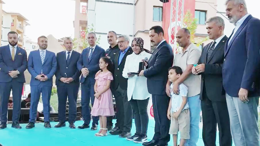 BAŞKAN ÖNTÜRK, VATANDAŞLARIN KURA HEYECANINA ORTAK OLDU
