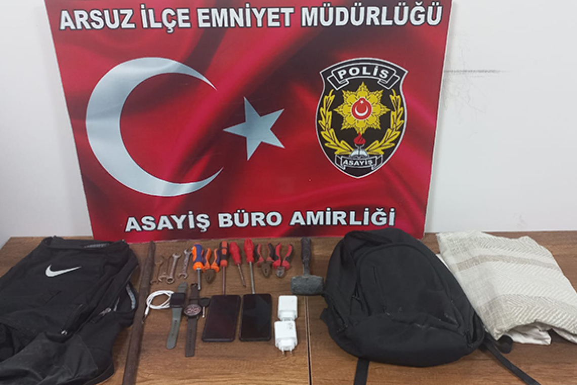 Hırsızlık Şüphelisi Üç Şahıs Arsuz'da Yakalandı