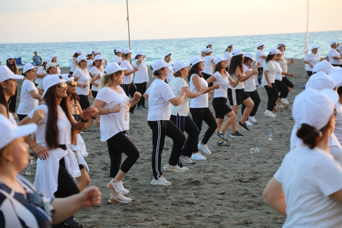 SAMANDAĞ SAHİLİNDE KADINLAR İÇİN SPOR 