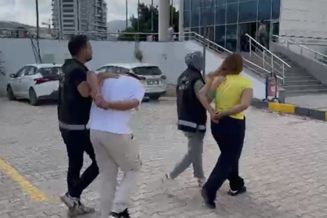 Hırsızlık Suçundan Aranan İki Kişi Tutuklandı