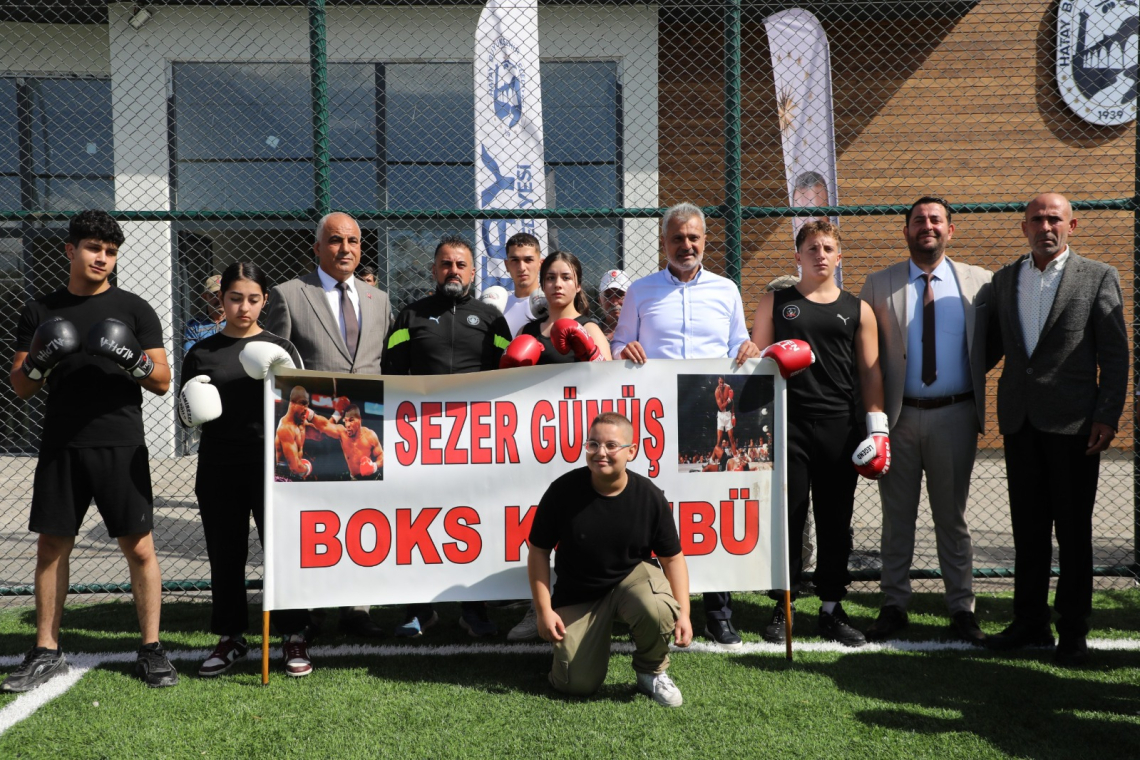 BAŞKAN ÖNTÜRK'TEN, SAMANDAĞ HALI SAHADA PENALTI ATIŞI