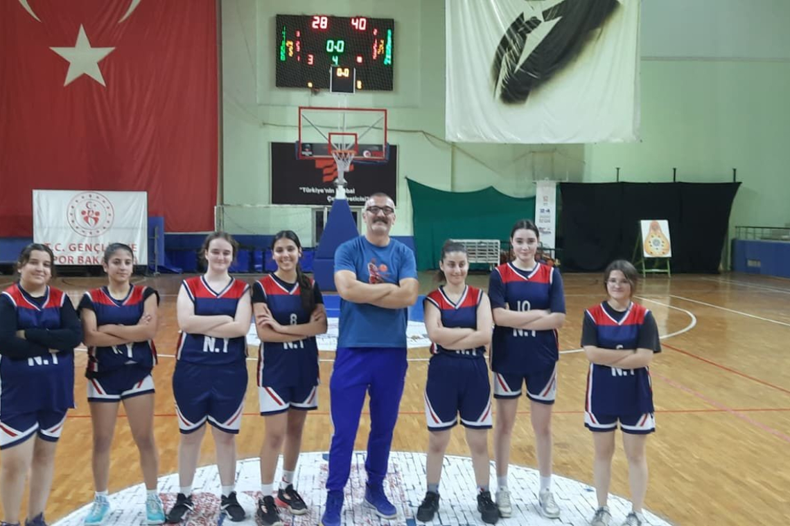 Arsuz Nuran Yılmaz Anadolu Lisesi Takımları İddialı