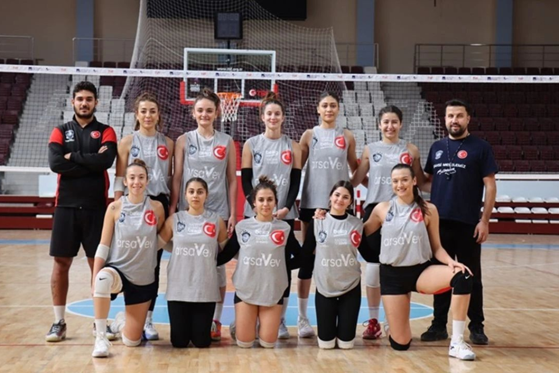 HATAY VOLEYBOL TAKIMI DESTEK BEKLİYOR