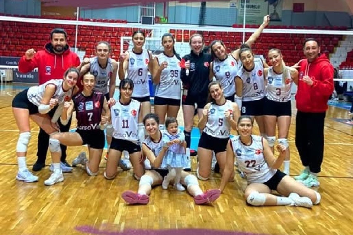 Hatay Voleybolcu Kadınlardan Galibiyet Sevinci