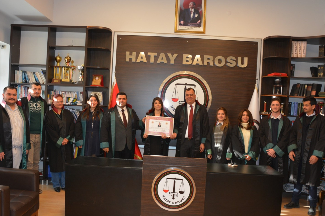 Staj Dönemini Tamamlayan Genç Avukatlar Cübbe Giydi