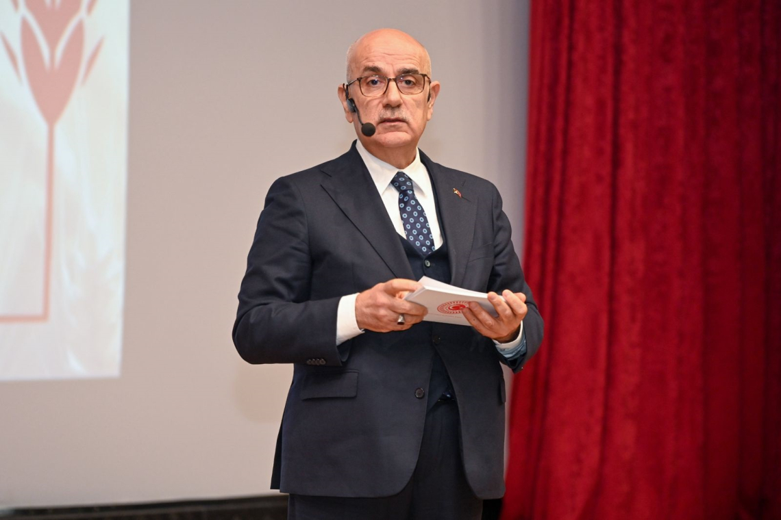 ESKİ BAKAN KİRİŞÇİ'NİN UMUDU TARIMFEST'TE