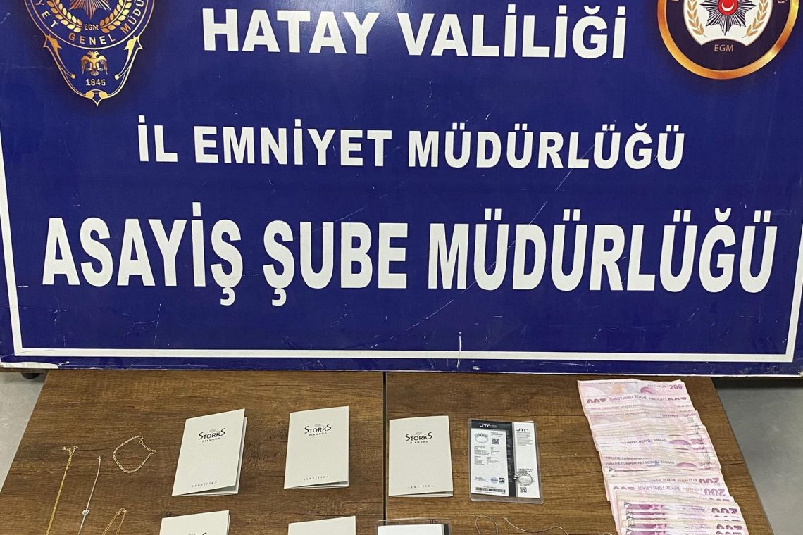 Altın Hırsızı Otelde Yakalandı