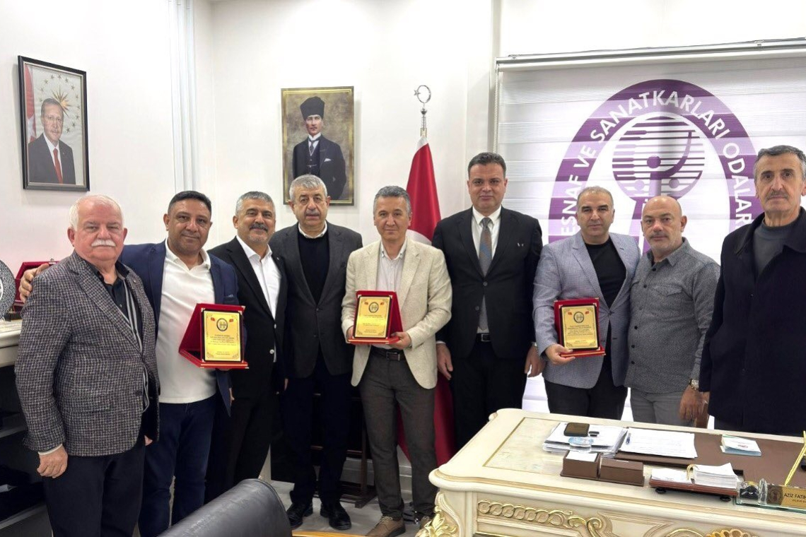 HESOB YÖNETİCİLERİNE PLAKET