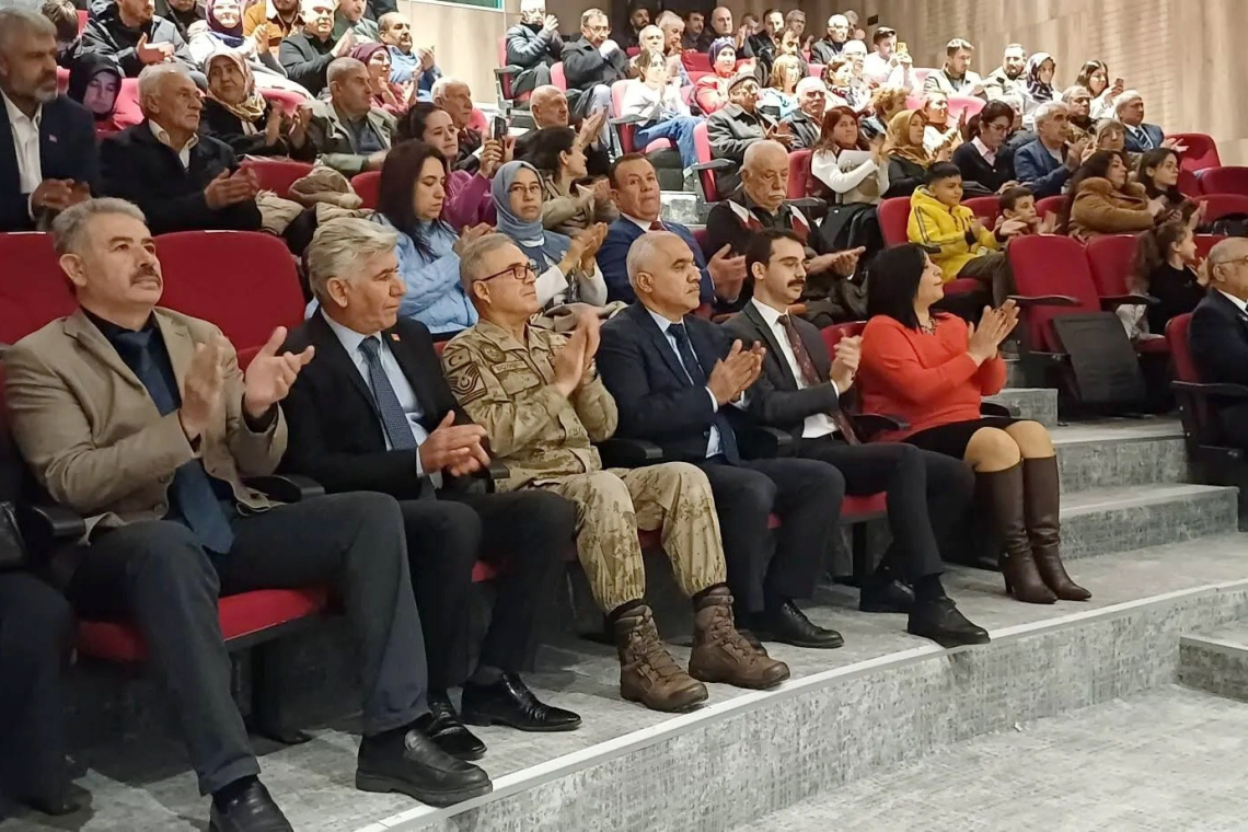 BELEN’DE OZANCA AÇIKLAMA: ŞAİRLER SUSARSA, ÜLKEDE HER ŞEY SUSAR   