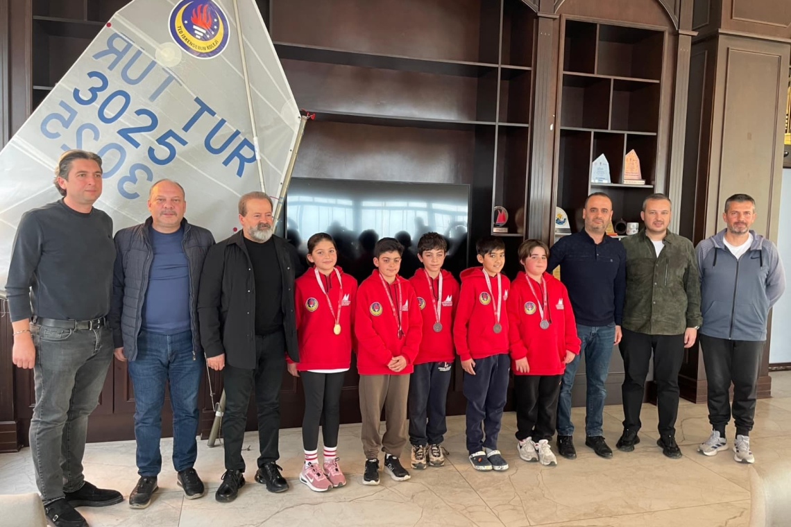 ŞAHUTOĞLU KARDEŞLER ANISINA YELKEN YARIŞLARI