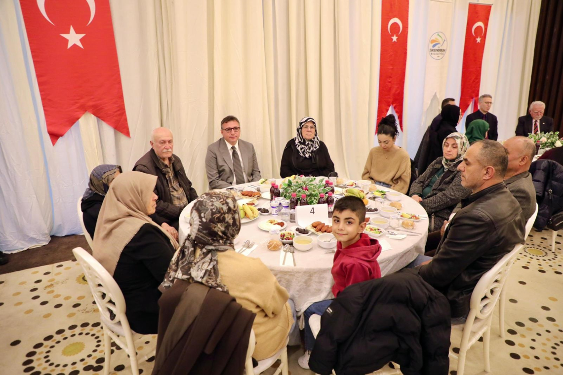 BAŞKAN DÖNMEZ: ŞEHİTLERİMİZİ UNUTMAYACAĞIZ