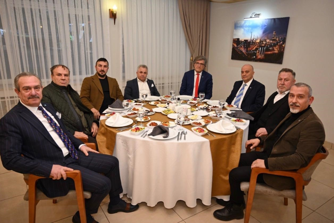 İSDEMİR'DEN GAZETECİLERE İFTAR YEMEĞİ