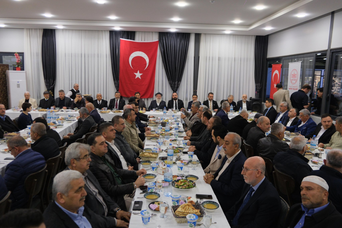 DEFNE ARMUTLU’DAN İFTAR SOFRASI