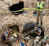 Arsuz’da Yol Çalışmasında Kaya Mezarı