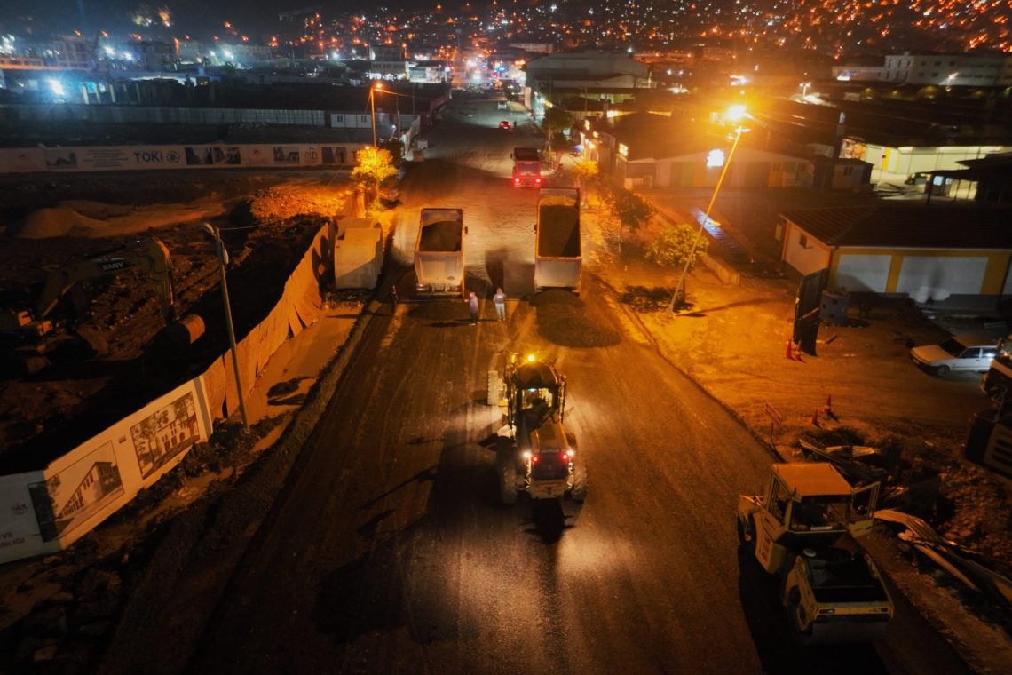 ANTAKYA HARAPARASI'NDA ASFALTMA ÇALIŞMASI