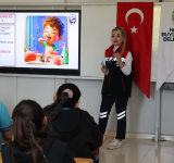 Uzmanlardan Akran Zorbalığı ve Bağımlılık Eğitimi