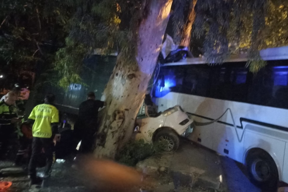 Hatay Defne'deki Kazada 2 Kişi Yaralandı
