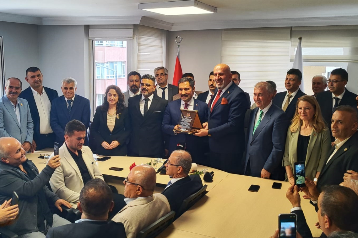TÜRKİYE’NİN MUHTARLARINDAN MASATLI’YA “YILIN VALİSİ ÖDÜLÜ”