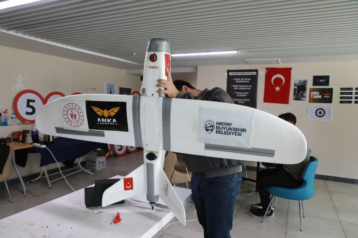HATAY'DA GELİŞTİRİLEN ANKA İHA, YARI FİNALDE