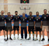 Voleybolda Kupayı Kırıkhan Eğitimcileri Aldı