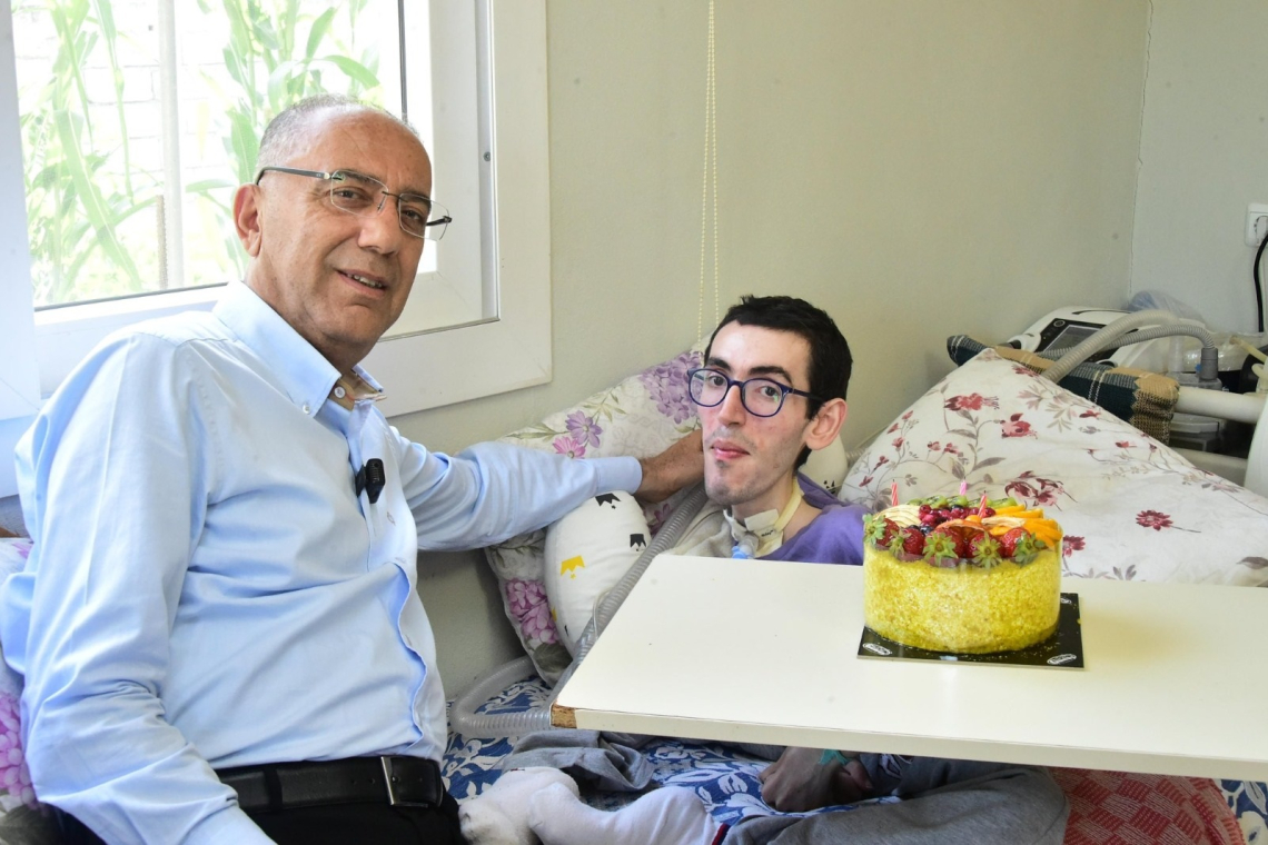 KAS HASTASI BAĞDADİ KARDEŞLERE GÖNÜL BAĞI ZİYARETİ
