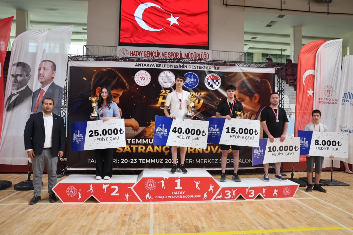 ANTAKYA'DA SATRANÇ ŞAMPİYONLARINA ÖDÜL 