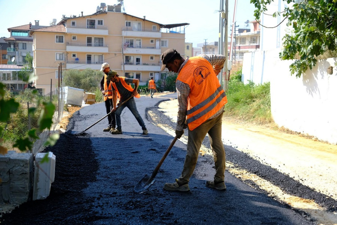 ÖZGÜN: DEFNE’DE ASFALT ÇALIŞMALARI DURMAYACAK