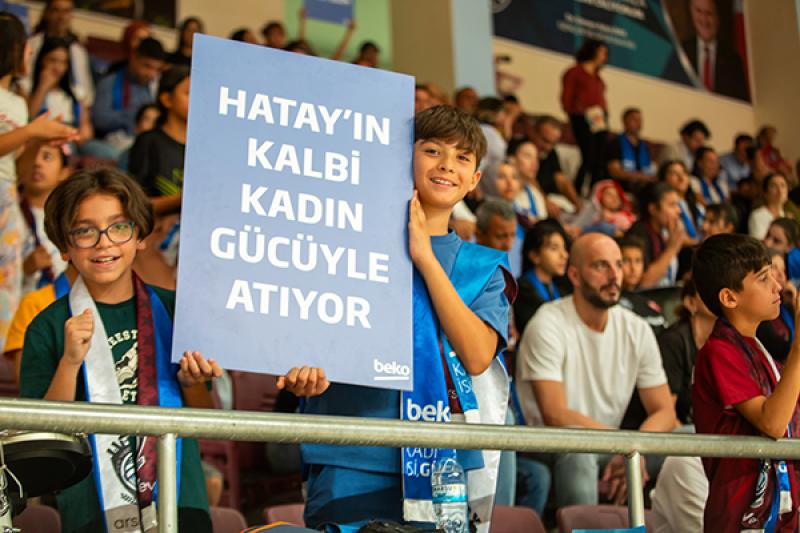 1760598208_Beko_Hatay_Kadin_Voleybol_Takimi_Sponsorlugu.jpg