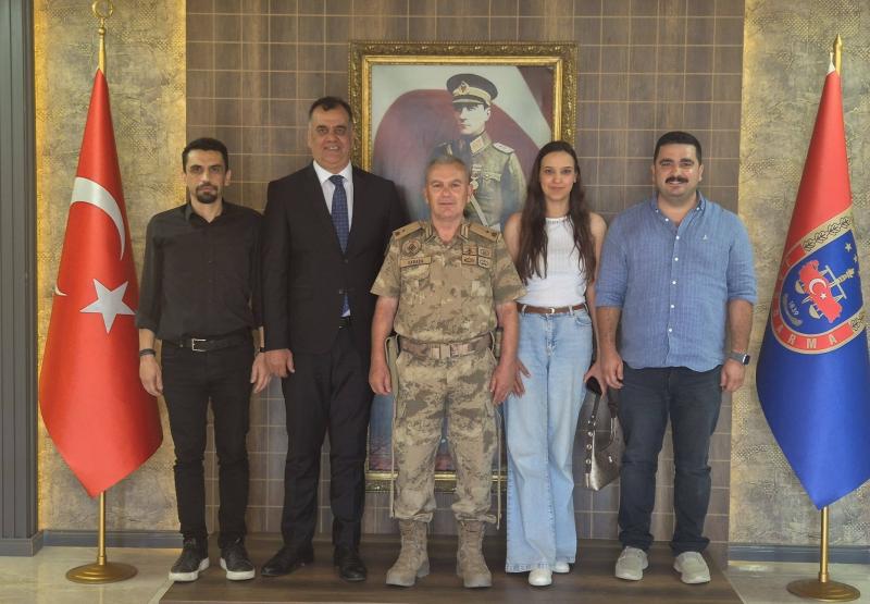 714806.jpg